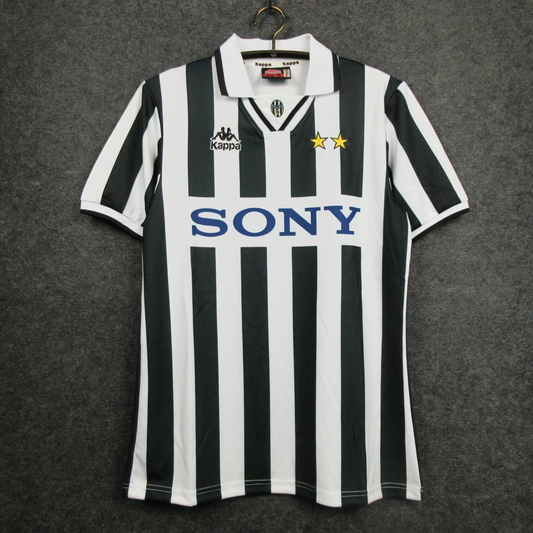 Retro Juventus Home Shirt 1996/97