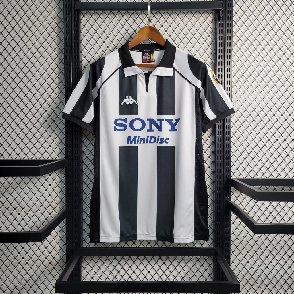 Retro Juventus Home Shirt 1997/98