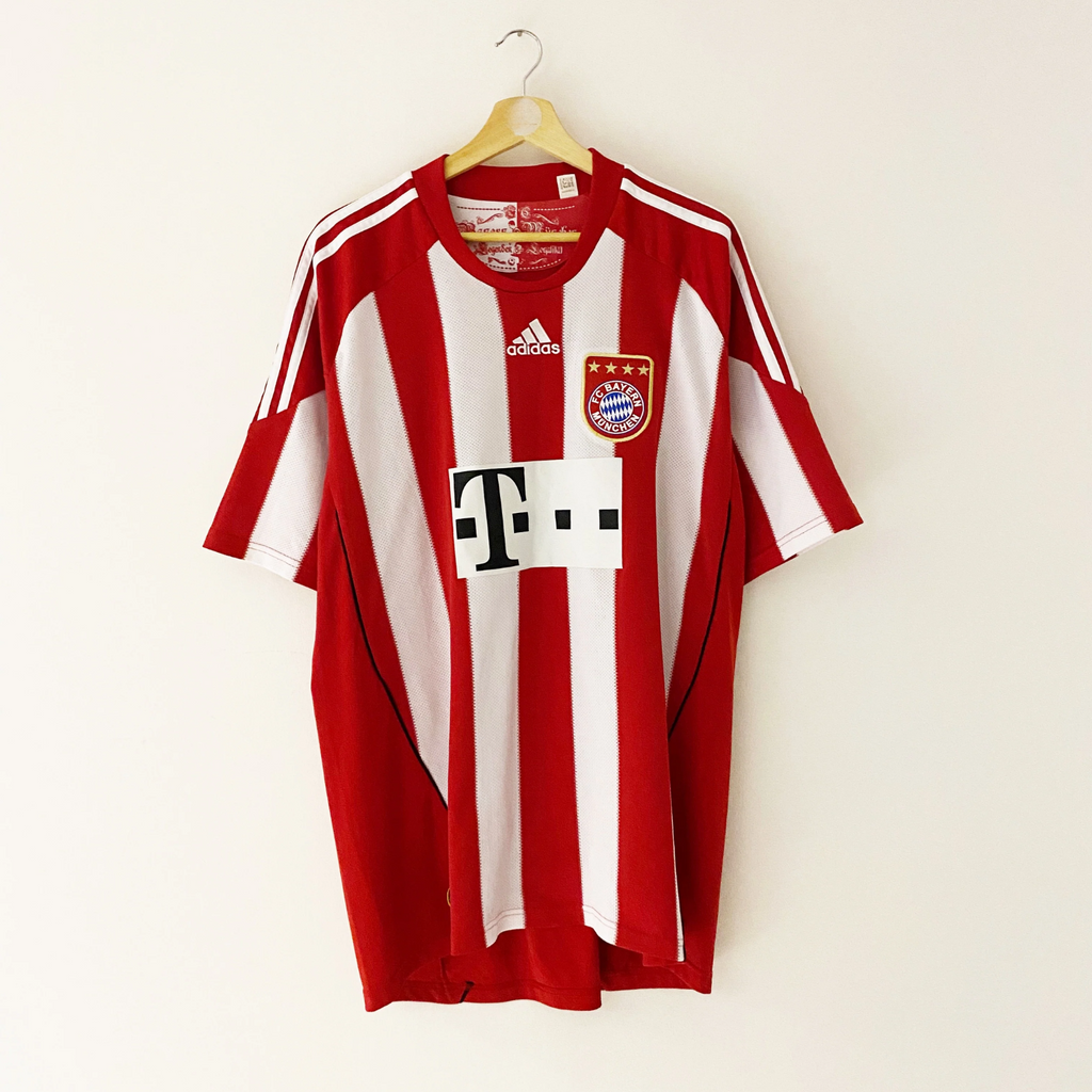 Retro Bayern Munich Home Shirt 2010/11