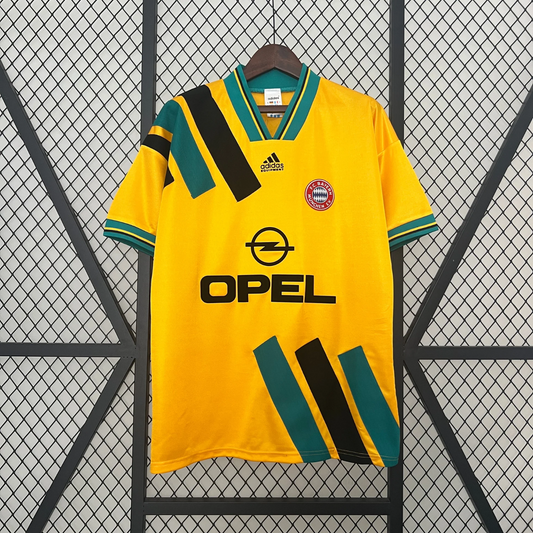 Retro Bayern Munich Away Shirt 1993/95