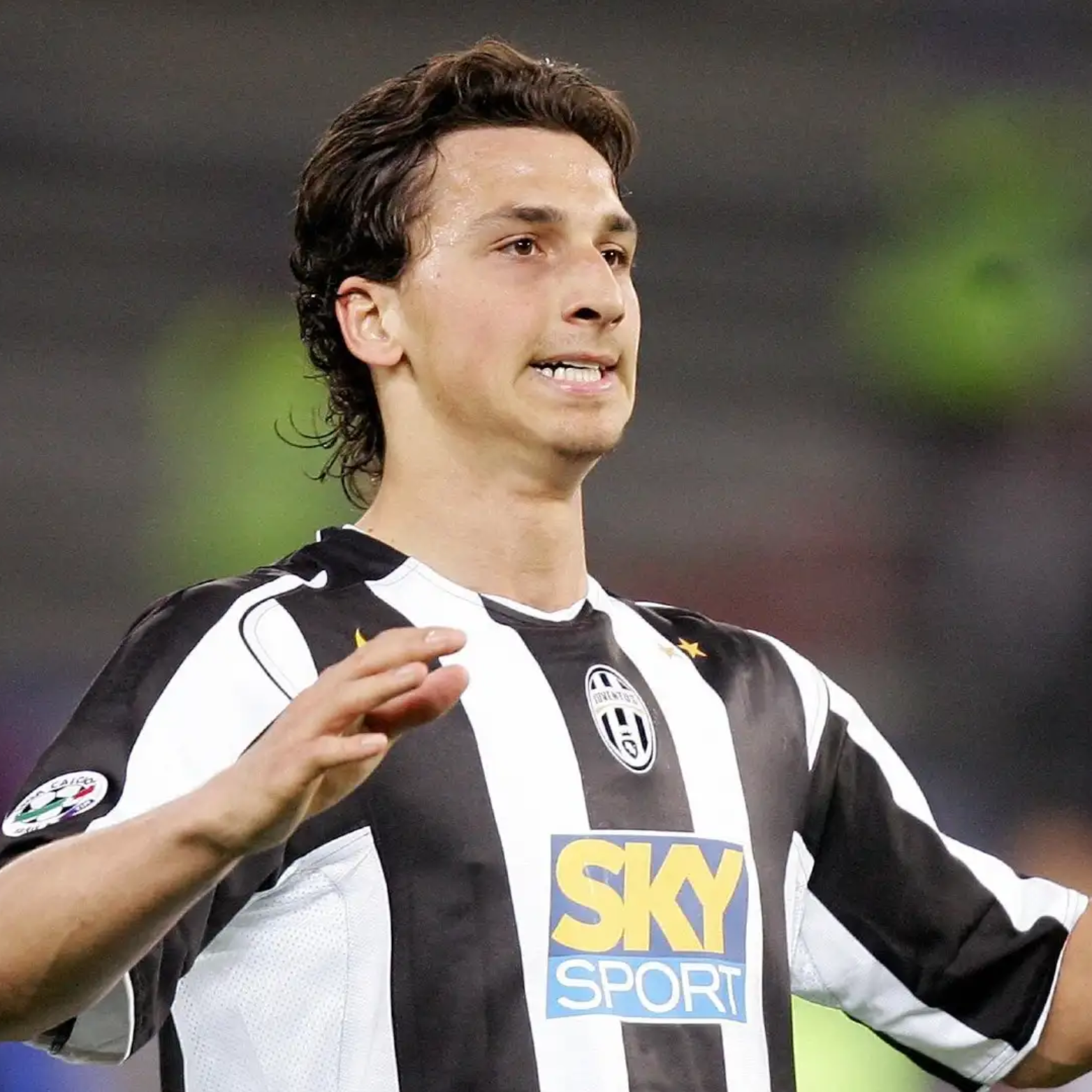 Retro Juventus Home Shirt 2004/05