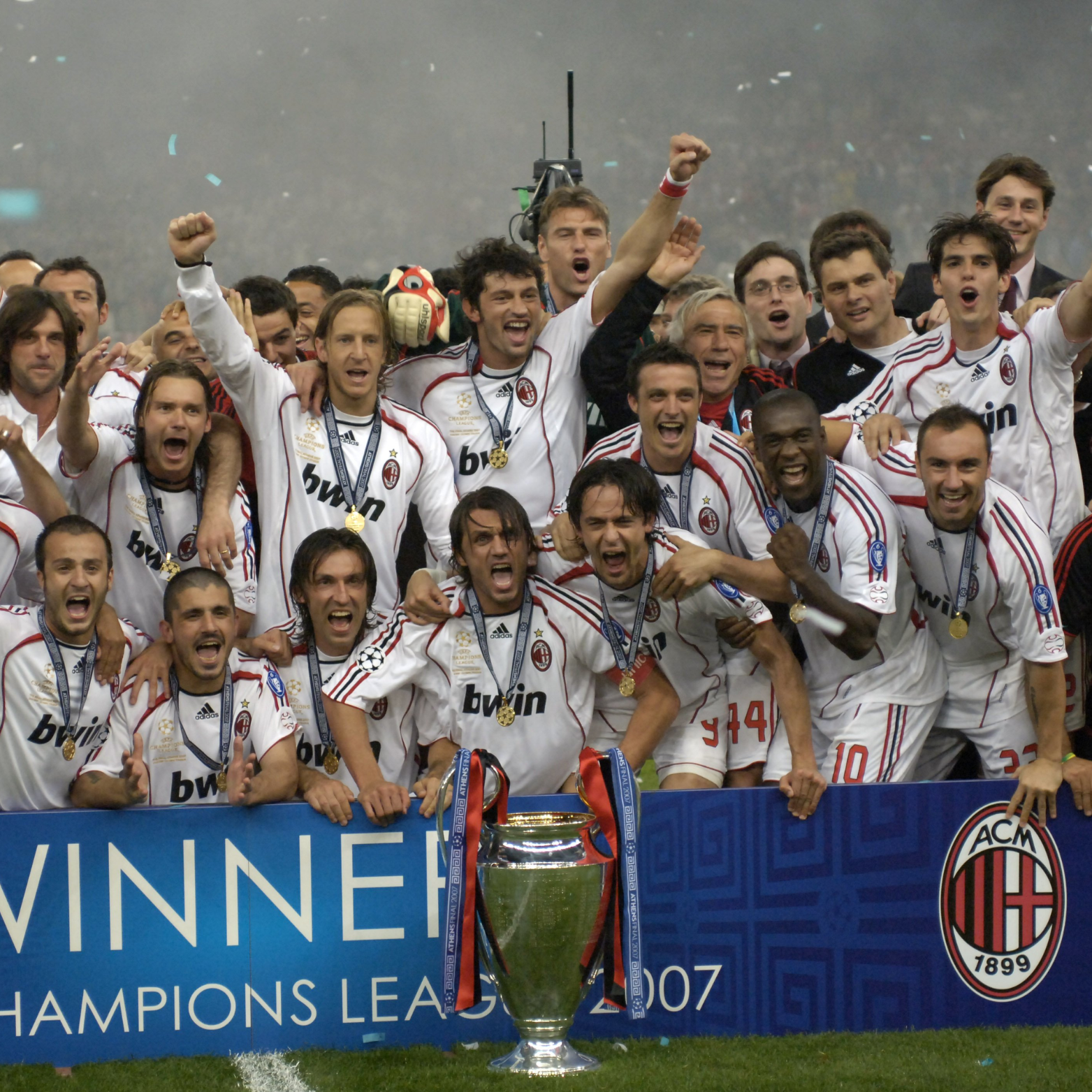 Retro AC Milan Away Shirt 2006/07