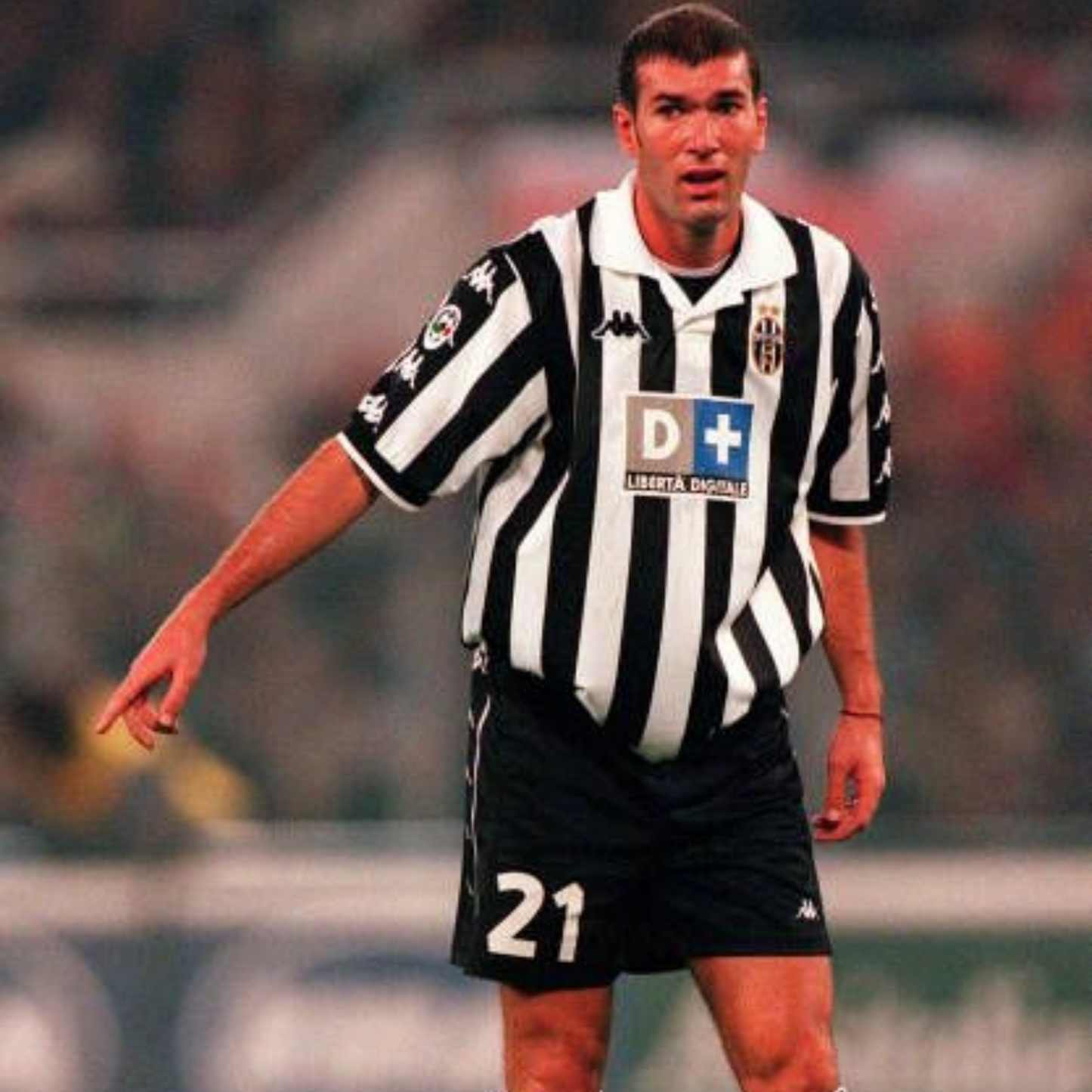 Retro Juventus Home Shirt 1999/00