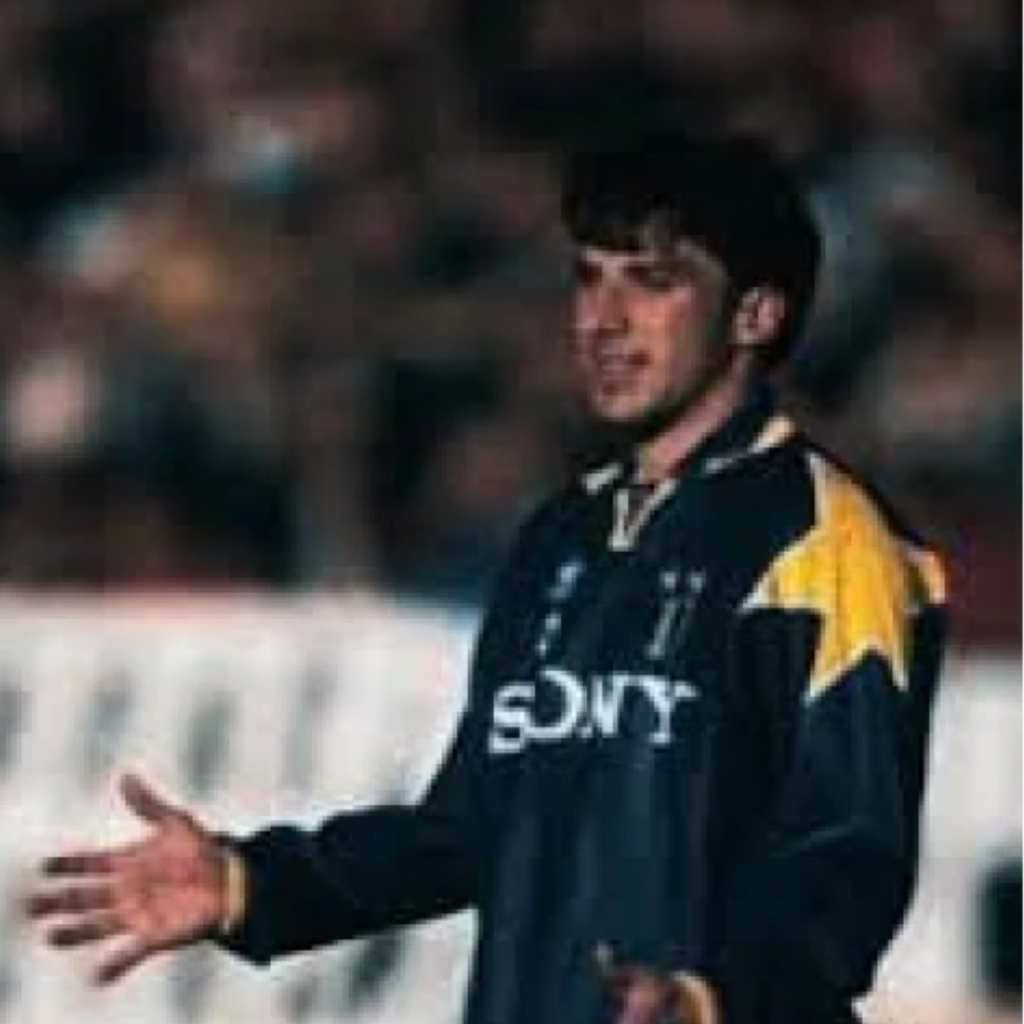 Retro Juventus Away Shirt 1995/97