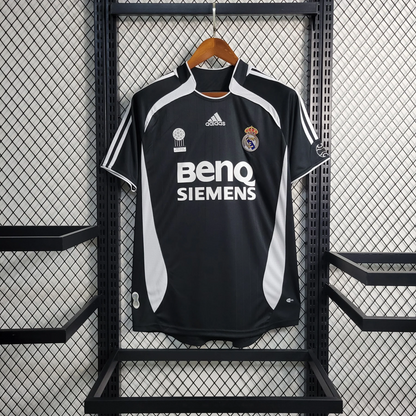 Retro Real Madrid Away Shirt 2006/07