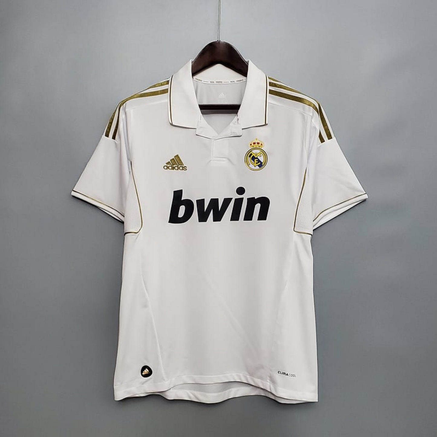 Retro Real Madrid Home Shirt 2011/12