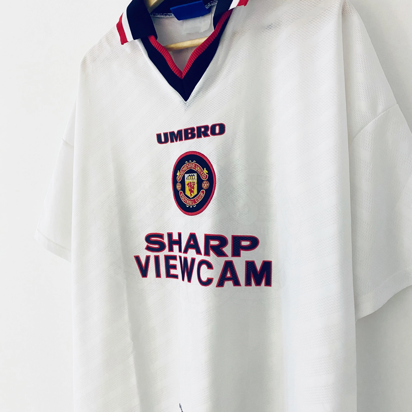 Retro Manchester United Away Shirt 1996/97