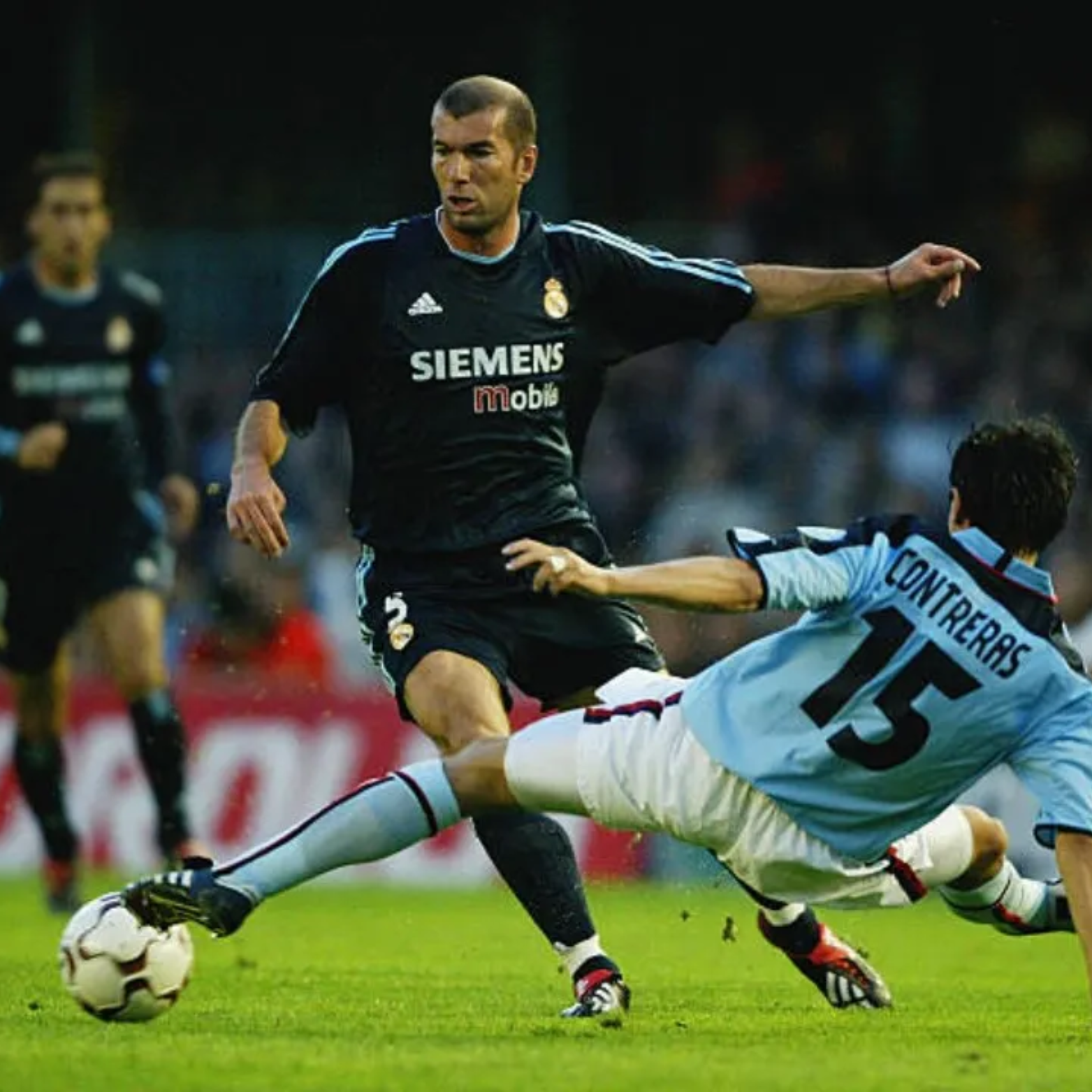 Retro Real Madrid Away Shirt 2003/04